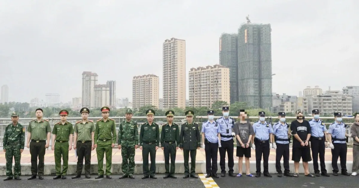 Trục xuất 6 c&ocirc;ng d&acirc;n Trung Quốc nhập cảnh tr&aacute;i ph&eacute;p qua cửa khẩu M&oacute;ng C&aacute;i- Ảnh 1.