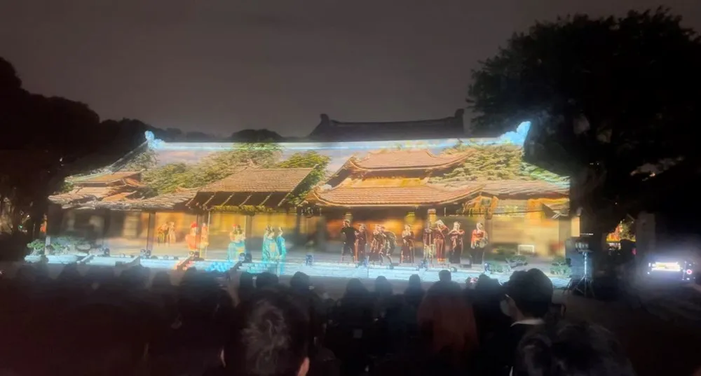 Du lịch đ&ecirc;m trỗi dậy, trở th&agrave;nh &ldquo;mỏ v&agrave;ng&rdquo; mới của ng&agrave;nh c&ocirc;ng nghiệp kh&ocirc;ng kh&oacute;i- Ảnh 1.