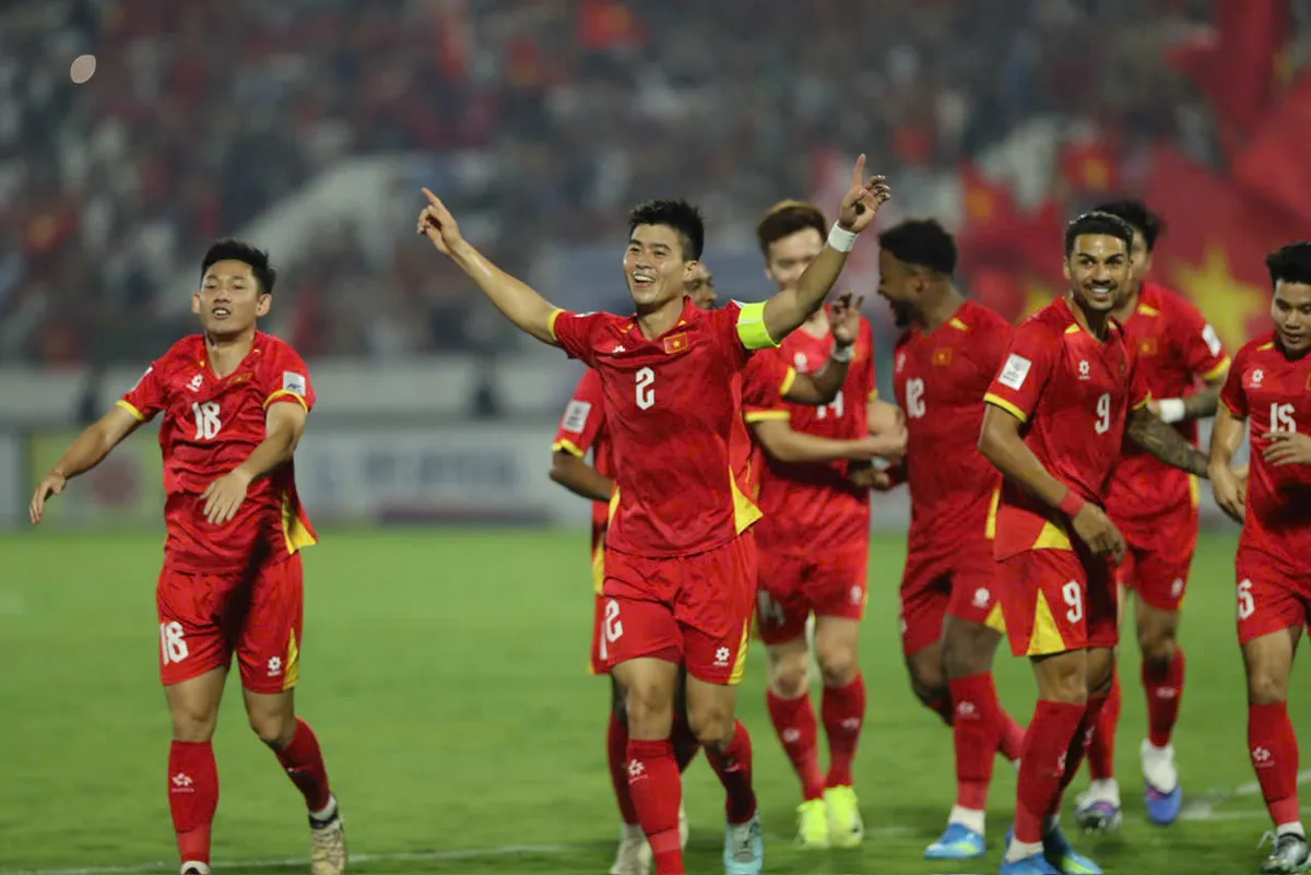 HLV Kim Sang Sik: "Xuân Son, Hoàng Hên và toàn đội đều xứng đáng được khen"- Ảnh 3.