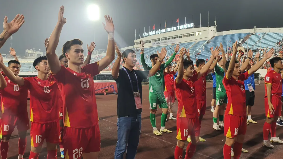 CĐV nói gì sau chiến thắng của ĐT Việt Nam- Ảnh 1.