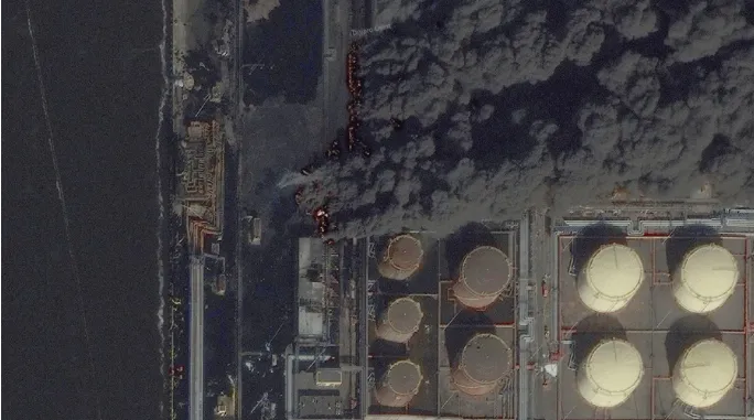 Ukraine tiếp tục không kích cảng Ust-Luga của Nga- Ảnh 1. Ukraine tiếp tục không kích cảng Ust-Luga của Nga- Ảnh 1.