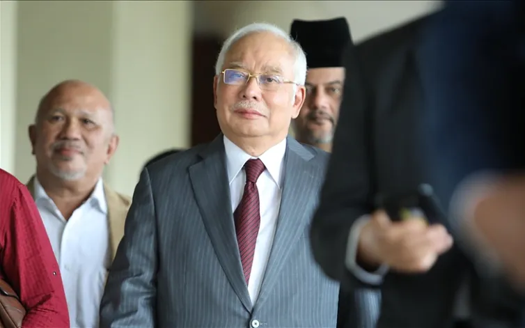  Cựu Thủ tướng Malaysia Najib Razak (giữa) (Ảnh: Anadolu)