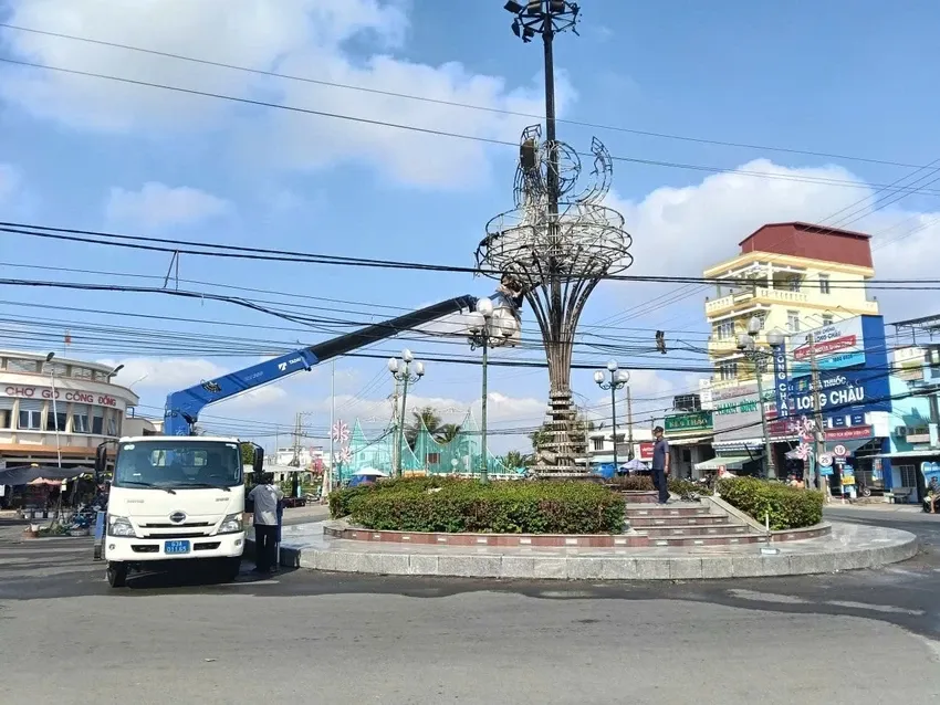 Ch&aacute;y lớn thi&ecirc;u rụi c&ocirc;ng tr&igrave;nh trang tr&iacute; hơn 780 triệu đồng tại Đồng Th&aacute;p  - Ảnh 2.