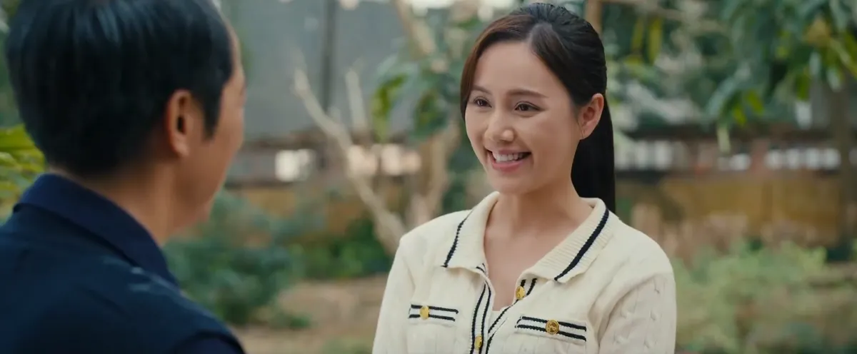 Ngược đường ngược nắng - Tập 1: Mai vừa về qu&ecirc; đ&atilde; gặp rắc rối với "oan gia" của gia đ&igrave;nh- Ảnh 2.