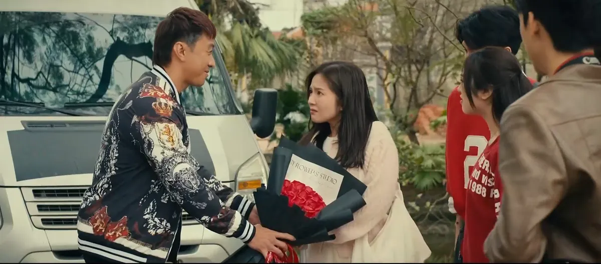 Ngược đường ngược nắng - Tập 1: Mai vừa về qu&ecirc; đ&atilde; gặp rắc rối với "oan gia" của gia đ&igrave;nh- Ảnh 4.