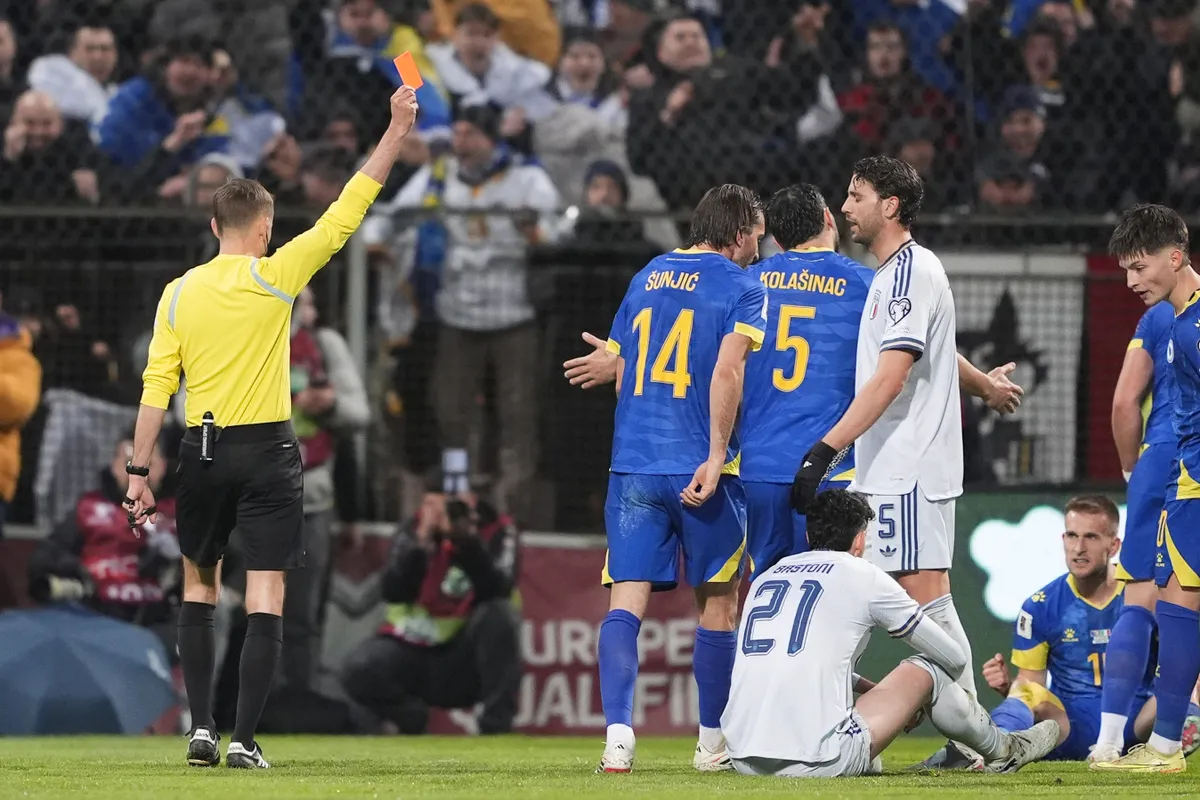 Italy th&ecirc;m một lần lỡ hẹn World Cup- Ảnh 2.