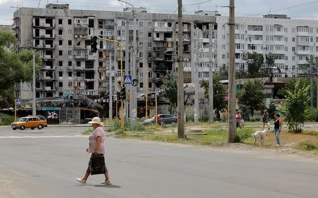 Tòa nhà dân cư bị hư hại tại Severodonetsk, vùng Luhansk, Ukraine ngày 8/8/2024. (Ảnh: REUTERS)