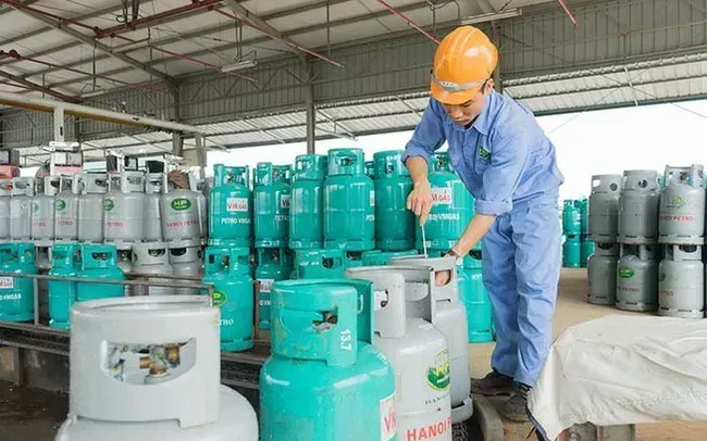 Gi&aacute; gas tăng mạnh từ 1/4, th&ecirc;m tới 90.000 đồng mỗi b&igrave;nh 12 kg- Ảnh 1.