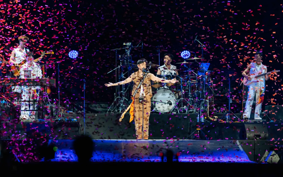 Live concert Xoay Tròn của Hoàng Dũng