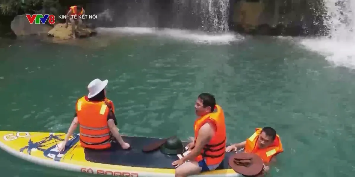 Li&ecirc;n kết v&ugrave;ng ph&aacute;t triển du lịch- Ảnh 3.