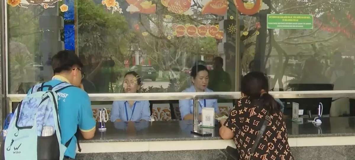 Li&ecirc;n kết v&ugrave;ng ph&aacute;t triển du lịch- Ảnh 1.