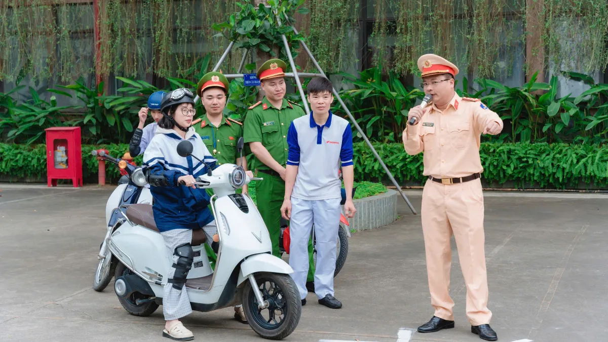 H&agrave; Nội: Xử l&yacute; 1.136 học sinh vi phạm giao th&ocirc;ng trong th&aacute;ng 3/2026 - Ảnh 3.