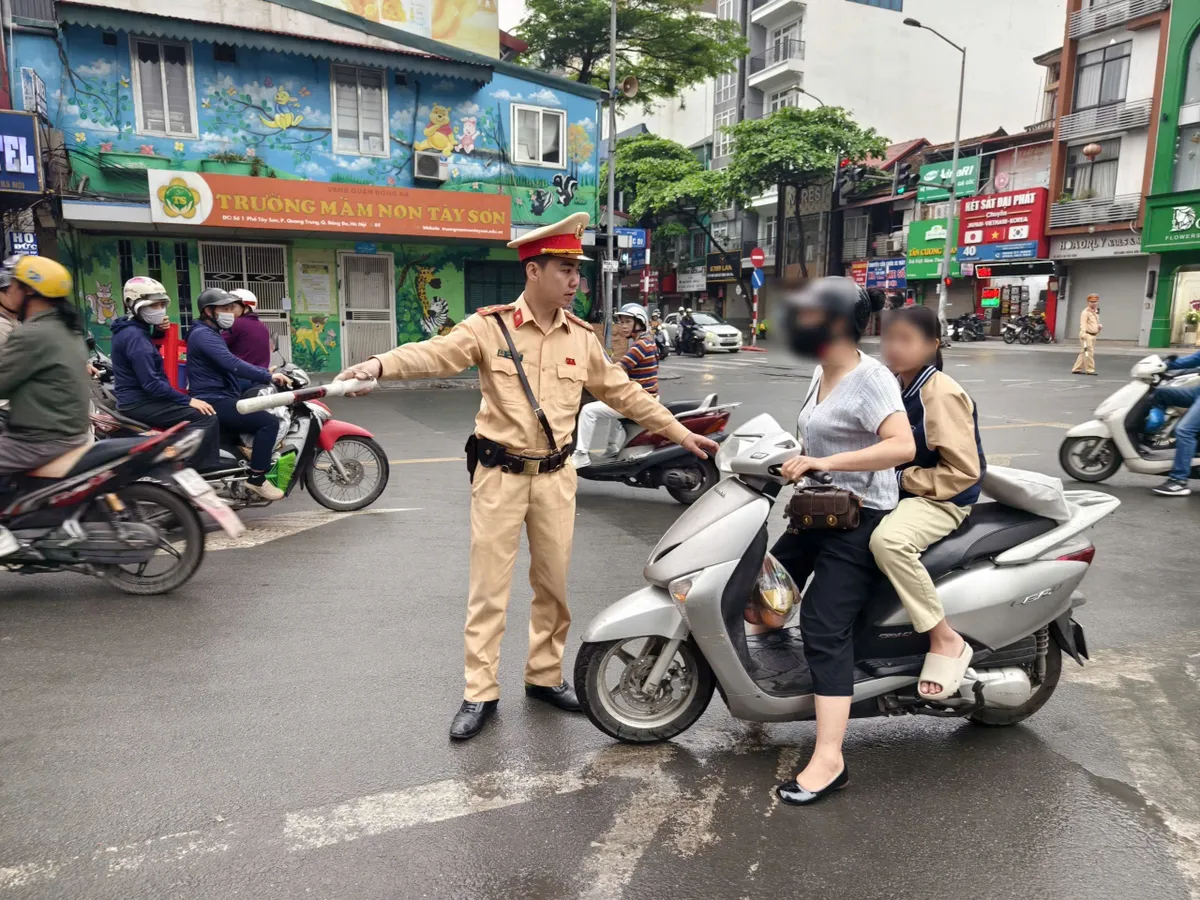 H&agrave; Nội: Xử l&yacute; 1.136 học sinh vi phạm giao th&ocirc;ng trong th&aacute;ng 3/2026 - Ảnh 1.
