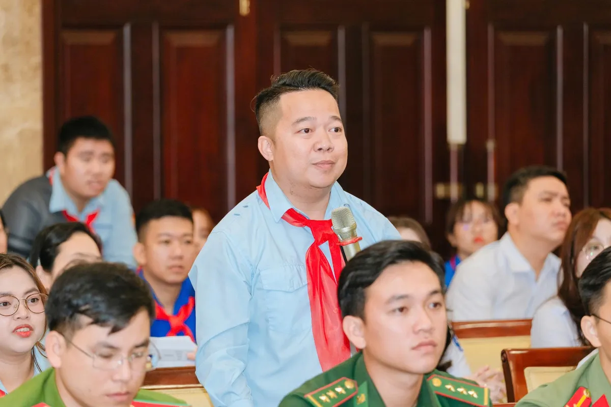 Bí thư TP Hồ Chí Minh đối thoại với thanh niên - Ảnh 3.