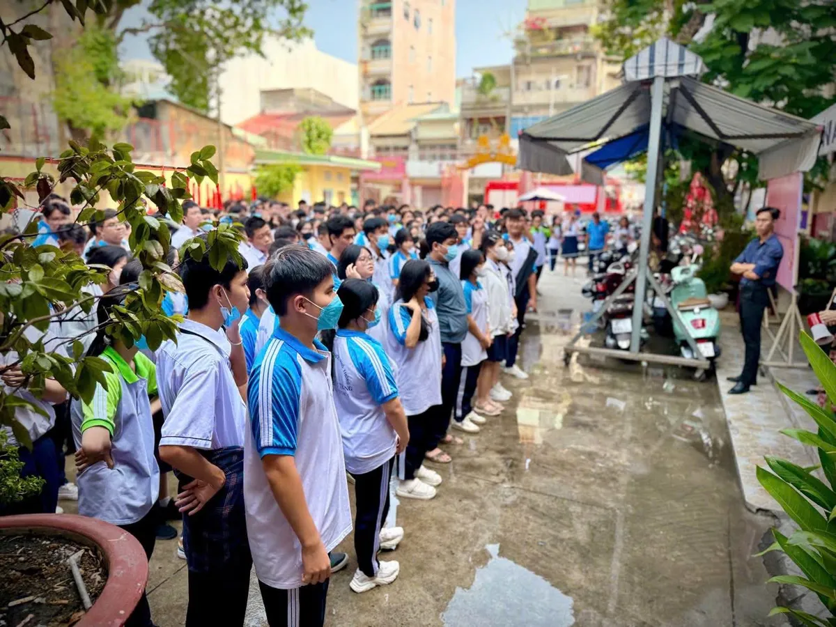 TP Hồ Chí Minh: Tập huấn thoát nạn và PCCC cho hàng loạt trường học, đơn vị - Ảnh 4.