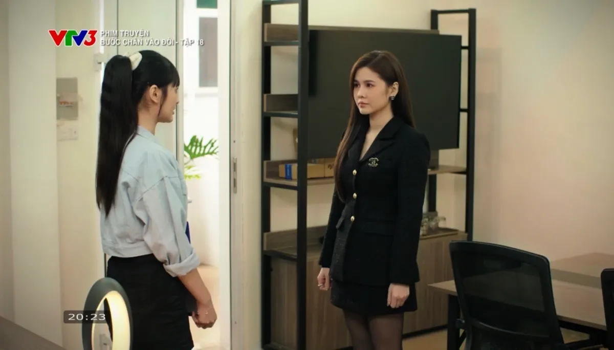 Bước ch&acirc;n v&agrave;o đời - Tập 18: Bố mẹ Qu&acirc;n li&ecirc;n tục g&acirc;y &aacute;p lực buộc Thương phải chia tay- Ảnh 4.