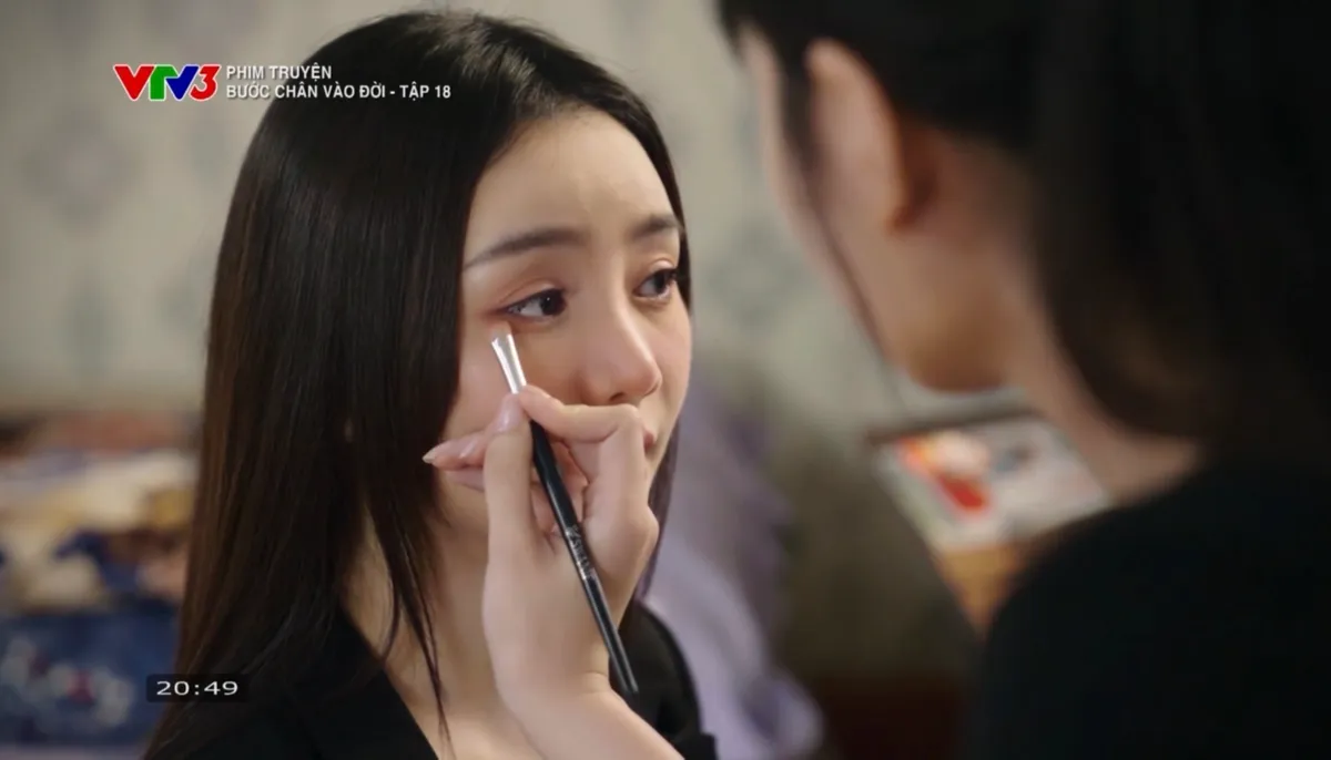 Bước ch&acirc;n v&agrave;o đời - Tập 18: Bố mẹ Qu&acirc;n li&ecirc;n tục g&acirc;y &aacute;p lực buộc Thương phải chia tay- Ảnh 20.