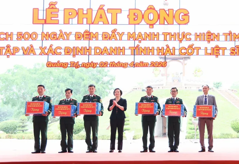 Phó Thủ tướng Phạm Thị Thanh Trà phát động Chiến dịch 500 ngày đêm tìm kiếm, quy tập hài cốt liệt sĩ - Ảnh 2.