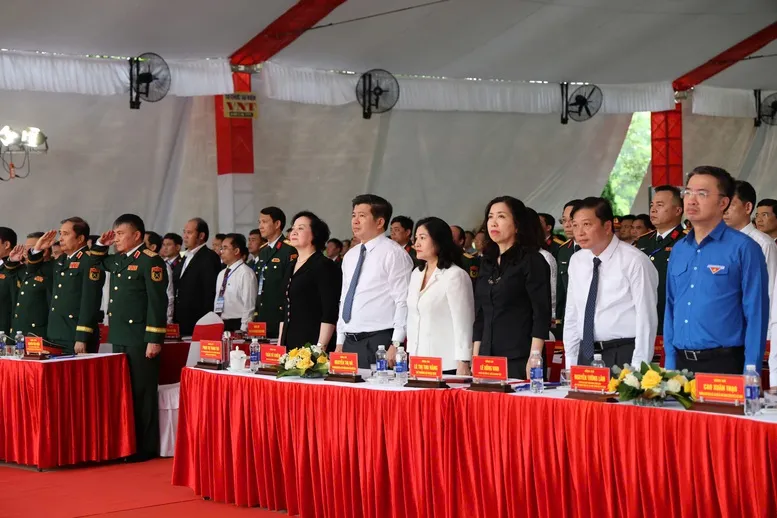 Phó Thủ tướng Phạm Thị Thanh Trà phát động Chiến dịch 500 ngày đêm tìm kiếm, quy tập hài cốt liệt sĩ - Ảnh 7.