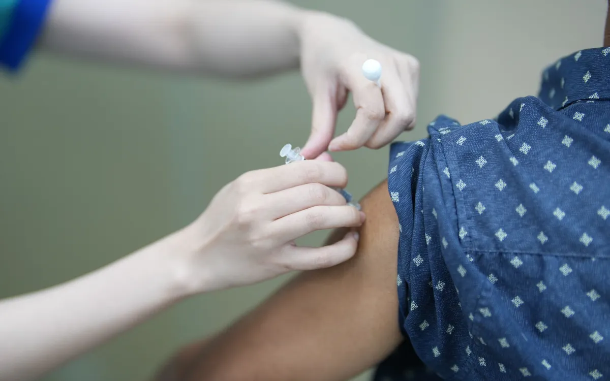 Abbott chung tay triển khai hoạt động ph&ograve;ng bệnh c&uacute;m m&ugrave;a- Ảnh 2.