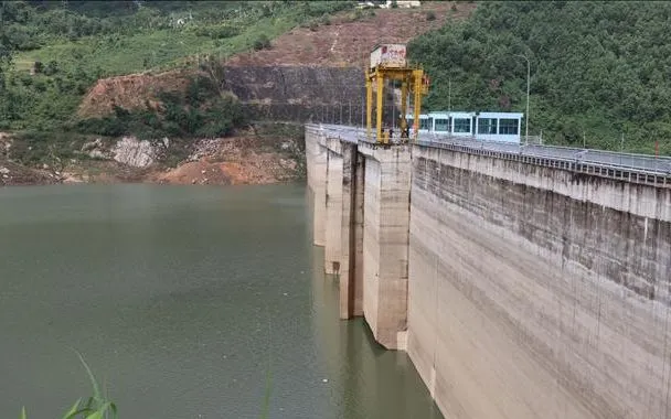 Hồ chứa nước thủy điện Đắkđrinh. Ảnh: TTXVN