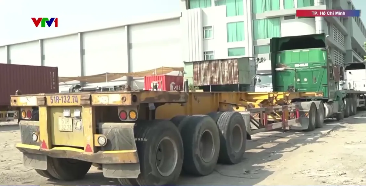 Cảng C&aacute;t L&aacute;i &ldquo;nghẽn&rdquo; v&igrave; thiếu b&atilde;i đậu xe container - Ảnh 2.