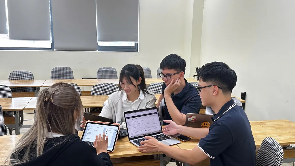 Người trẻ ra trường trong áp lực cạnh tranh: Phân hóa cơ hội, gia tăng áp lực- Ảnh 5. Người trẻ ra trường trong áp lực cạnh tranh: Phân hóa cơ hội, gia tăng áp lực- Ảnh 5.