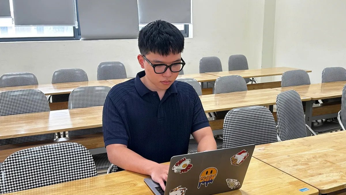 Người trẻ ra trường trong áp lực cạnh tranh: Phân hóa cơ hội, gia tăng áp lực- Ảnh 3. Người trẻ ra trường trong áp lực cạnh tranh: Phân hóa cơ hội, gia tăng áp lực- Ảnh 3.