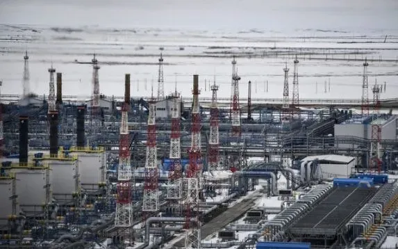 Nga gia hạn lệnh cấm xuất khẩu xăng đến hết th&aacute;ng 7- Ảnh 1.