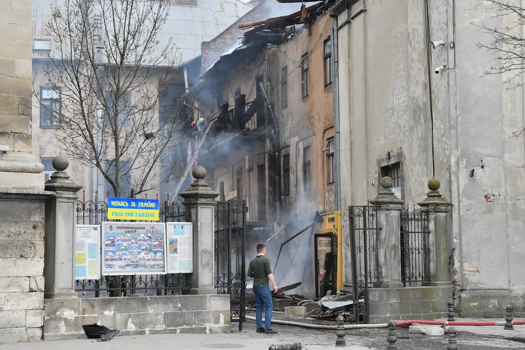 Nga phóng số lượng UAV kỷ lục vào Ukraine- Ảnh 1. Nga phóng số lượng UAV kỷ lục vào Ukraine- Ảnh 1.