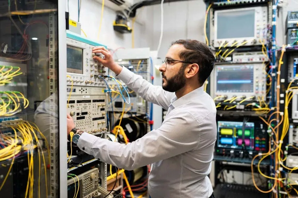 Lập kỷ lục truyền dữ liệu 450 terabit/gi&acirc;y tr&ecirc;n c&aacute;p quang hiện c&oacute;- Ảnh 1.