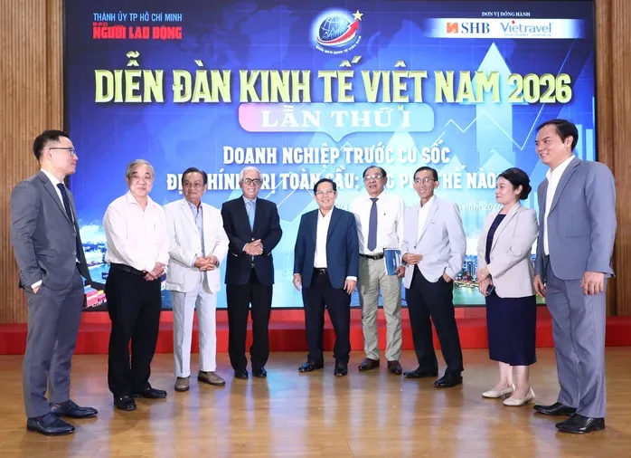 Sóng gió địa chính trị toàn cầu: Giữ vững Sóng gió địa chính trị toàn cầu: Giữ vững