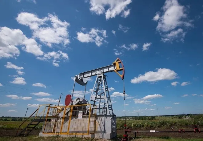 Gi&aacute; dầu thế giới tăng vọt sau ph&aacute;t biểu cứng rắn của Tổng thống Donald Trump- Ảnh 1.