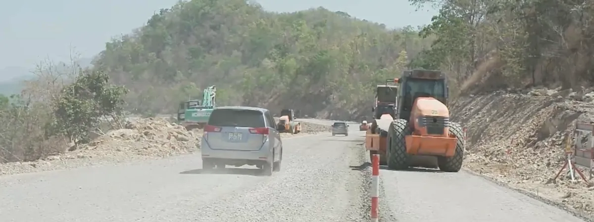 Tăng cường quản l&yacute; phương tiện vận tải m&ugrave;a cao điểm- Ảnh 2.