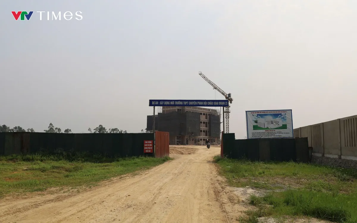 Giai đoạn 2 của dự án xây dựng mới Trường THPT chuyên Phan Bội Châu tổng mức gần đầu tư 101 tỷ đồng. Ảnh Ngọc Quân.