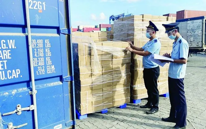 Thí điểm thông quan cuối tuần