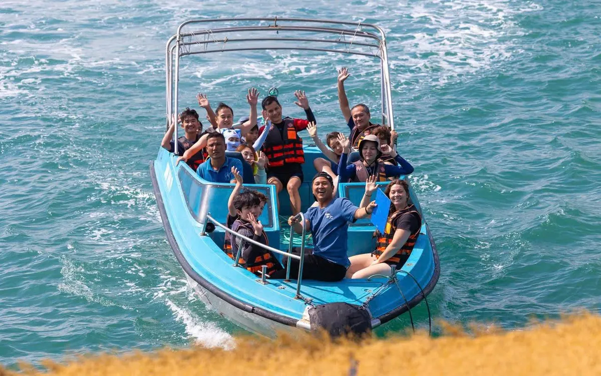 Mùa du lịch hè 2026 khởi động sớm từ tháng 4, khi các địa phương đồng loạt tung sản phẩm mới, tạo cuộc đua cạnh tranh về trải nghiệm và chất lượng điểm đến.