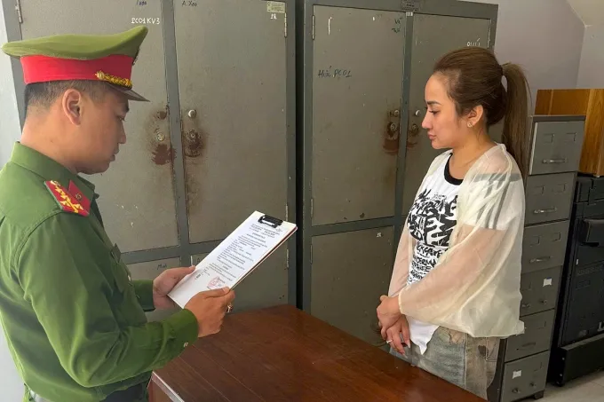 Khởi tố đối tượng giả danh công an lừa đảo hơn 400 triệu đồng qua Zalo- Ảnh 1. Khởi tố đối tượng giả danh công an lừa đảo hơn 400 triệu đồng qua Zalo- Ảnh 1.