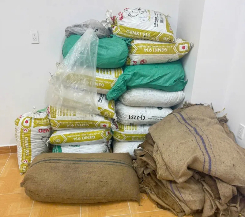 Nh&oacute;m 24 t&agrave;i xế &ldquo;ph&ugrave; ph&eacute;p&rdquo; trọng lượng xe, chiếm đoạt 500 tấn hạt điều trị gi&aacute; 22 tỷ đồng  - Ảnh 4.