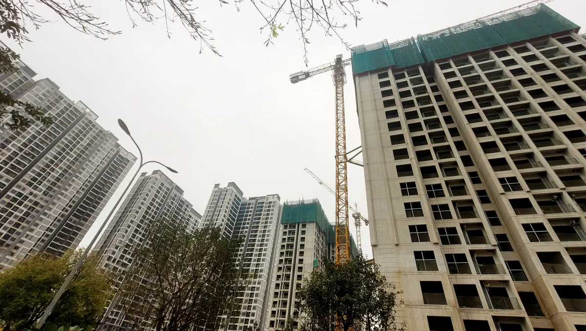 Năm 2026: Gi&aacute; chung cư c&oacute; hạ nhiệt? - Ảnh 2.