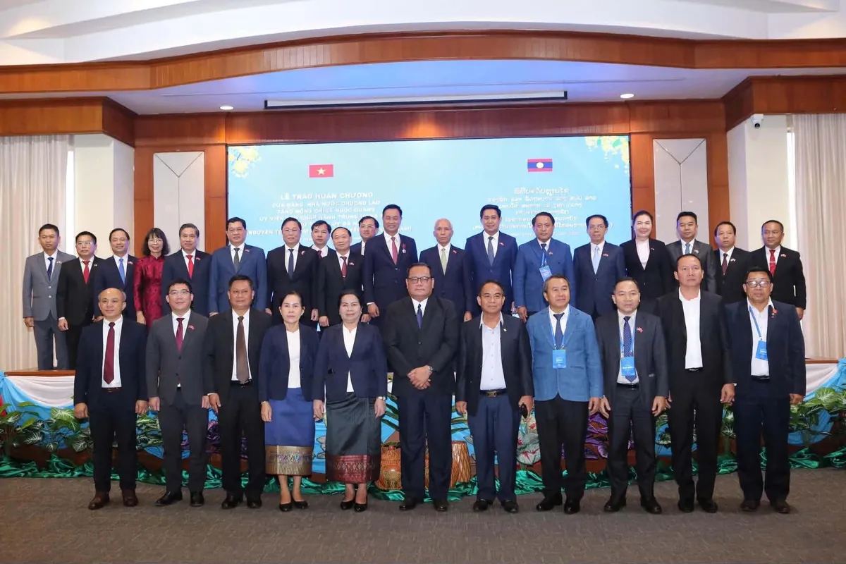 Đảng, Nh&agrave; nước L&agrave;o trao Hu&acirc;n chương Lao động hạng Nh&igrave; tặng B&iacute; thư Th&agrave;nh ủy Đ&agrave; Nẵng L&ecirc; Ngọc Quang  - Ảnh 2.