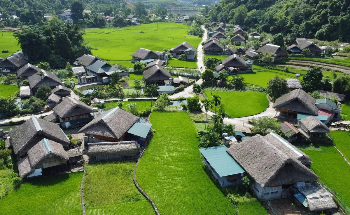 Xu hướng du lịch xanh: H&agrave;nh tr&igrave;nh t&igrave;m về những ng&ocirc;i l&agrave;ng y&ecirc;n b&igrave;nh- Ảnh 1.