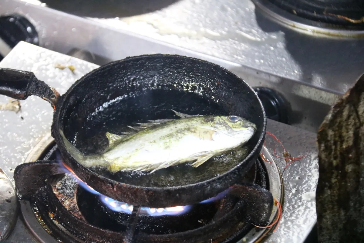 Về l&agrave;ng Chuồn ăn b&aacute;nh kho&aacute;i c&aacute; k&igrave;nh- Ảnh 8.