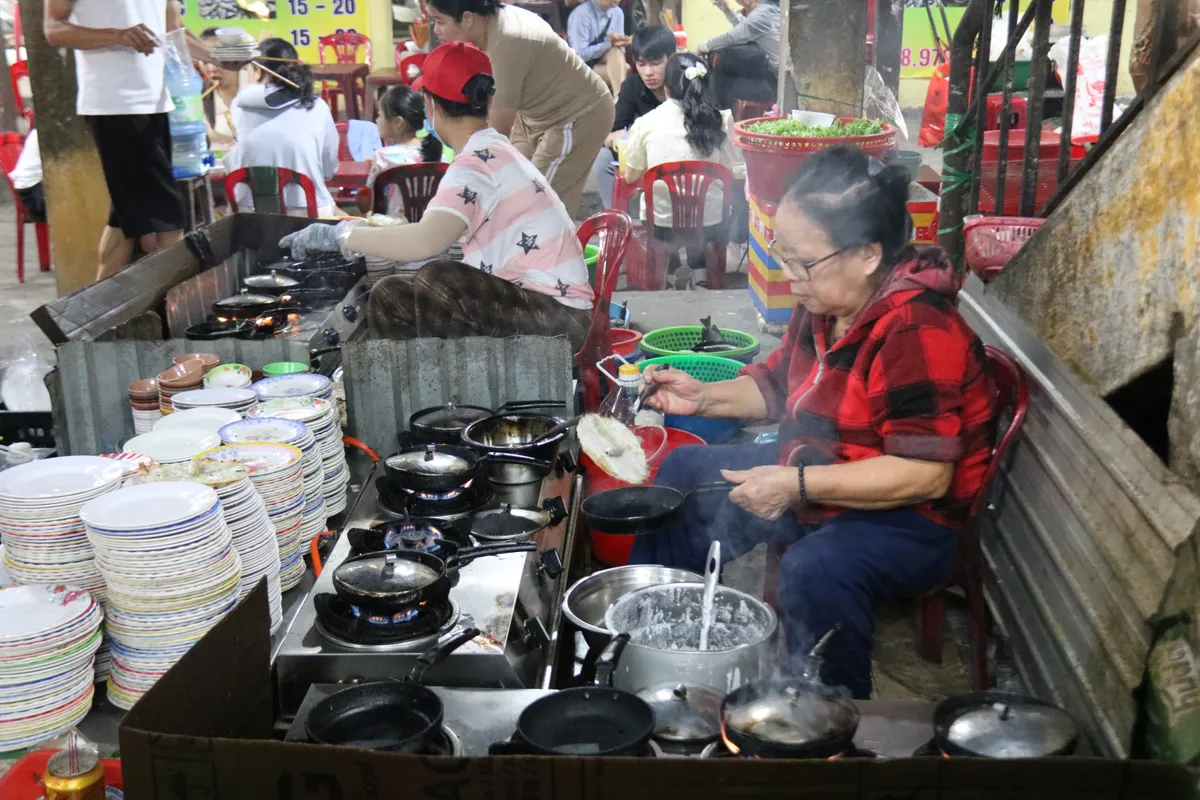 Về l&agrave;ng Chuồn ăn b&aacute;nh kho&aacute;i c&aacute; k&igrave;nh- Ảnh 5.