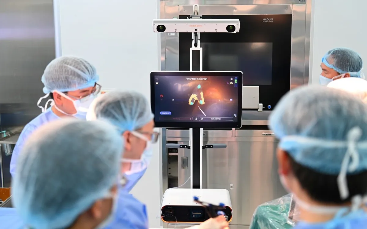 Lần đầu tại miền Trung: Vinmec Đ&agrave; Nẵng thay khớp gối bằng robot, bệnh nh&acirc;n tập đi ngay sau mổ- Ảnh 1.