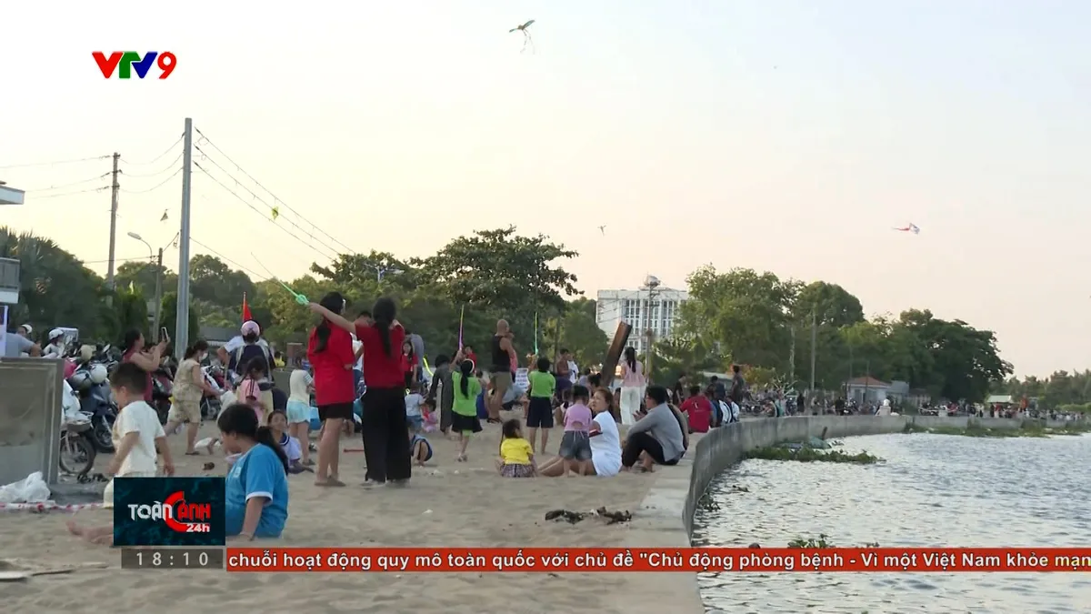 Rủi ro tiềm ẩn khi người dân vui chơi tại biển Gò Vấp