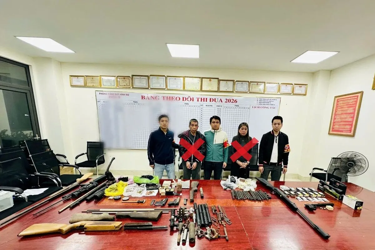 Khởi tố 12 bị can trong đường dây chế tạo, mua bán vũ khí quân dụng tại Hải Phòng- Ảnh 1. Khởi tố 12 bị can trong đường dây chế tạo, mua bán vũ khí quân dụng tại Hải Phòng- Ảnh 1.