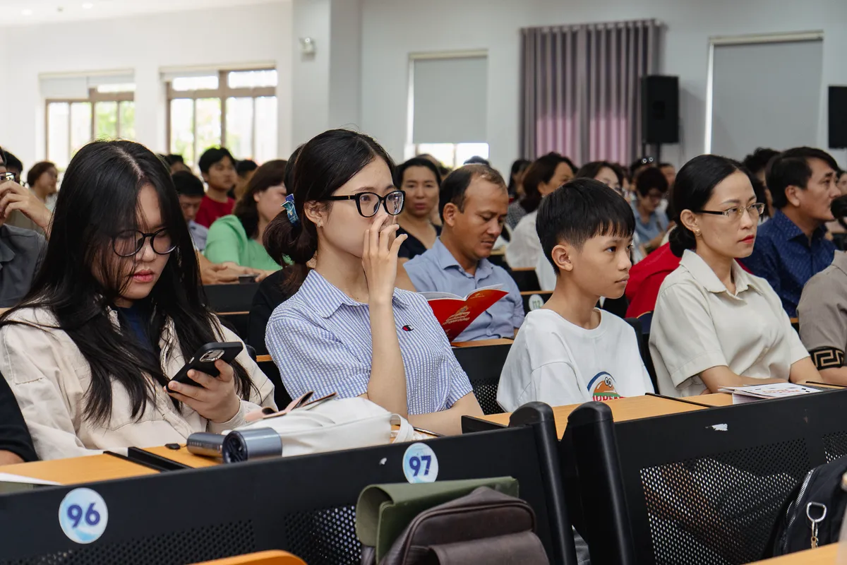 Lựa chọn ng&agrave;nh học thời AI: Học g&igrave; để kh&ocirc;ng bị c&ocirc;ng nghệ "so&aacute;n ng&ocirc;i"?- Ảnh 1.