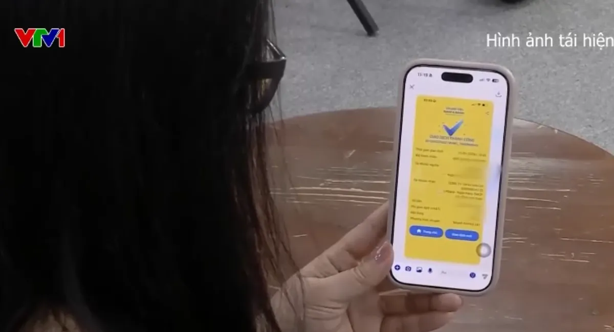 Sập bẫy lừa đảo t&igrave;nh cảm qua mạng, người phụ nữ mất 2,3 tỷ đồng - Ảnh 1.