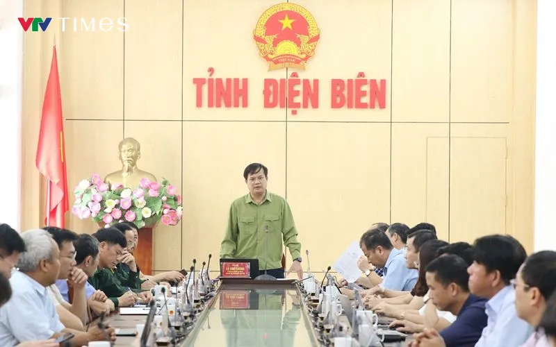 Phó Chủ tịch Thường trực UBND tỉnh Điện Biên Lò Văn Cương chủ trì hội nghị. Ảnh: TA